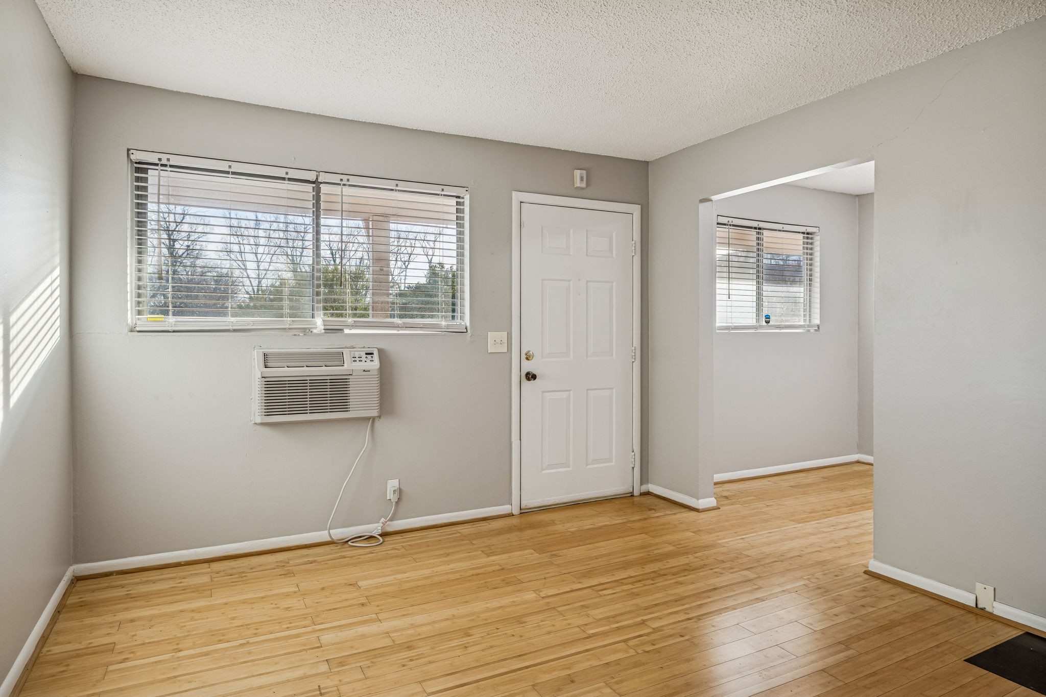 276 White Bridge Pike 76