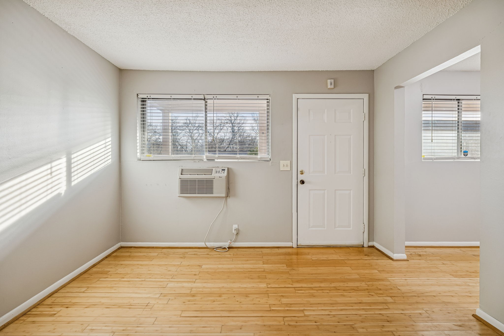 276 White Bridge Pike 76