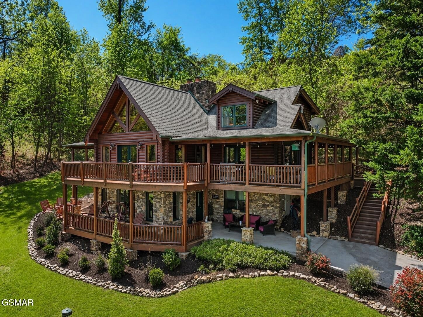 2414 Walnut Cove Way