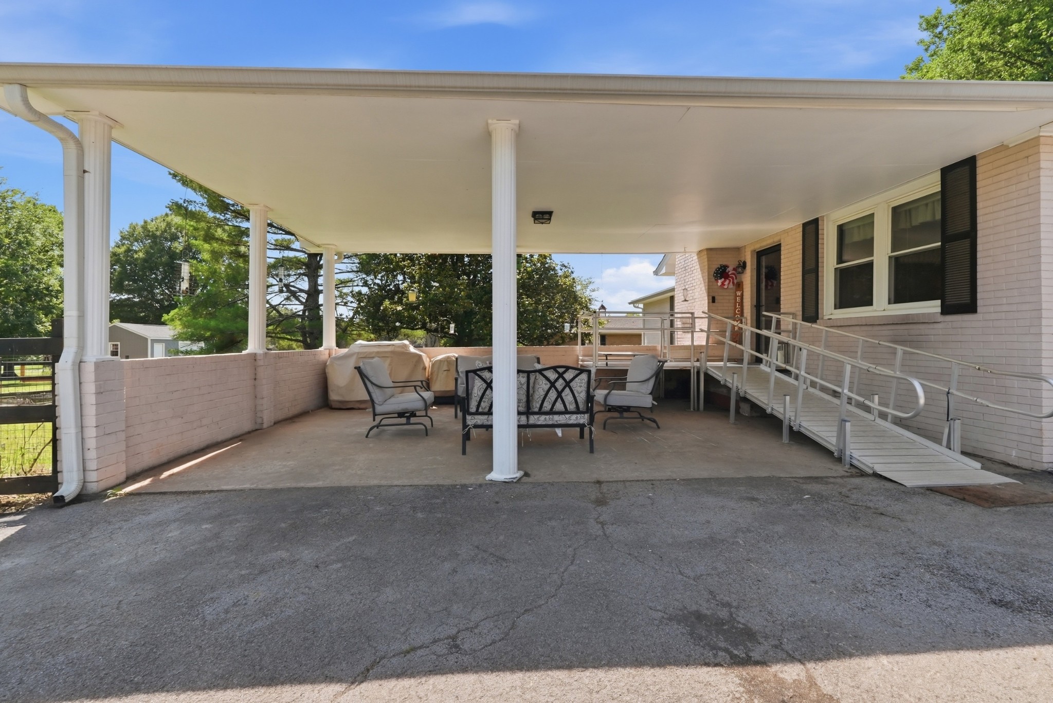 1512 Smith Dr