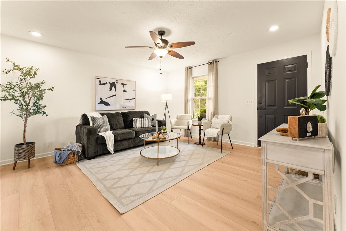 225 Antler Dr