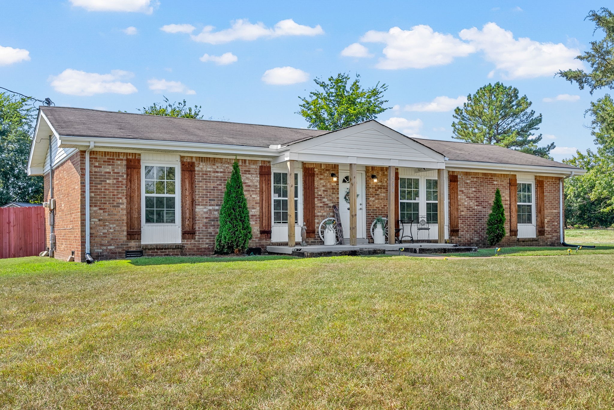 284 Lafayette Rd