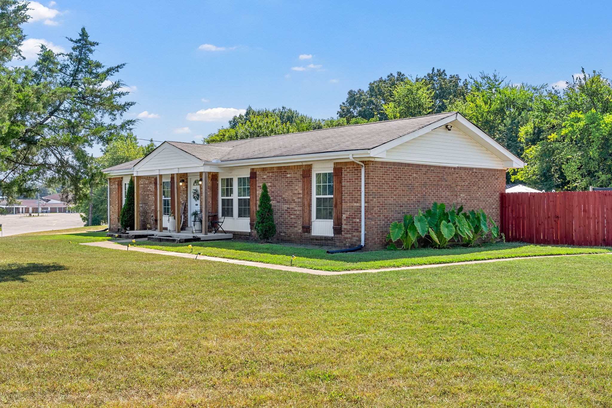 284 Lafayette Rd