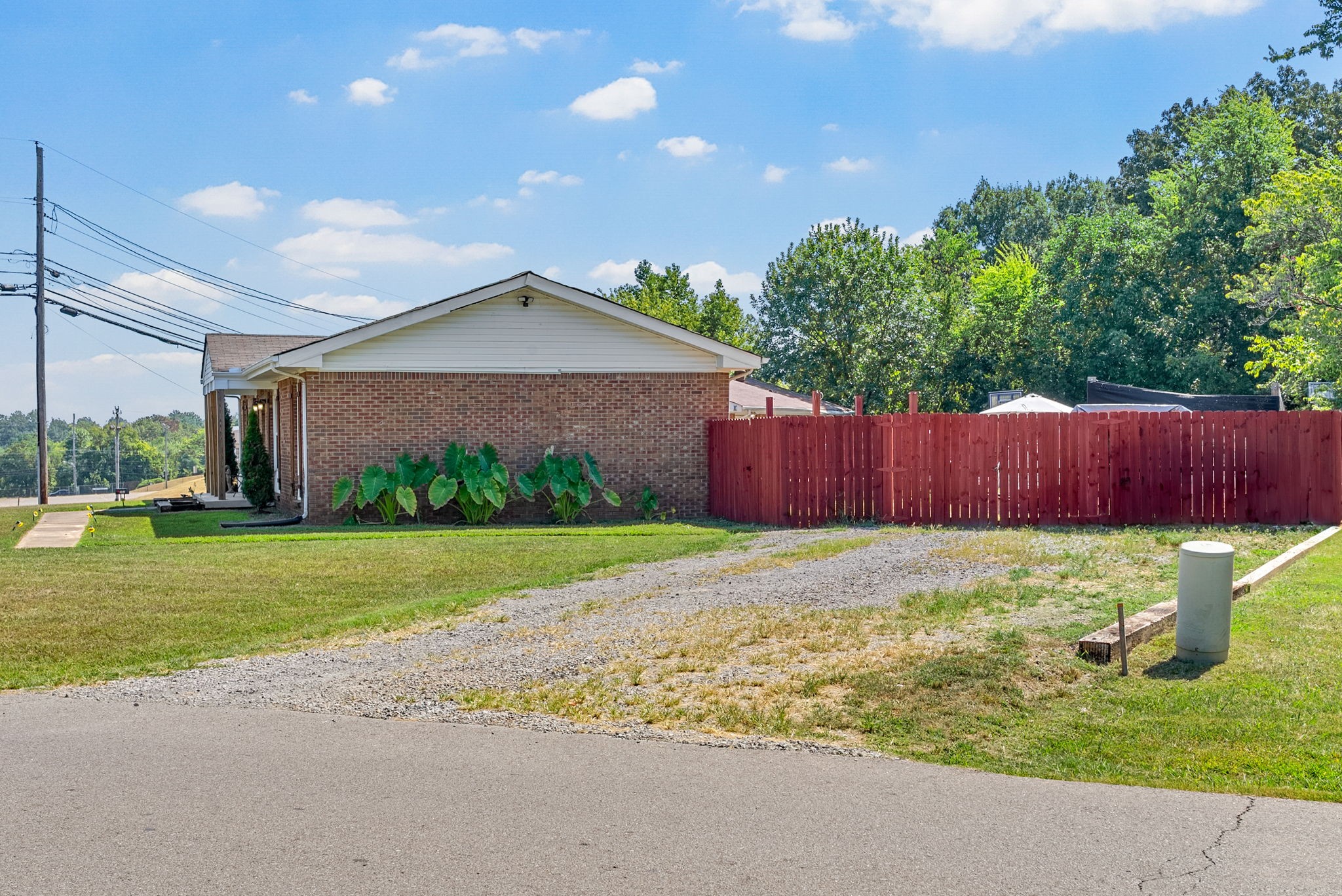 284 Lafayette Rd