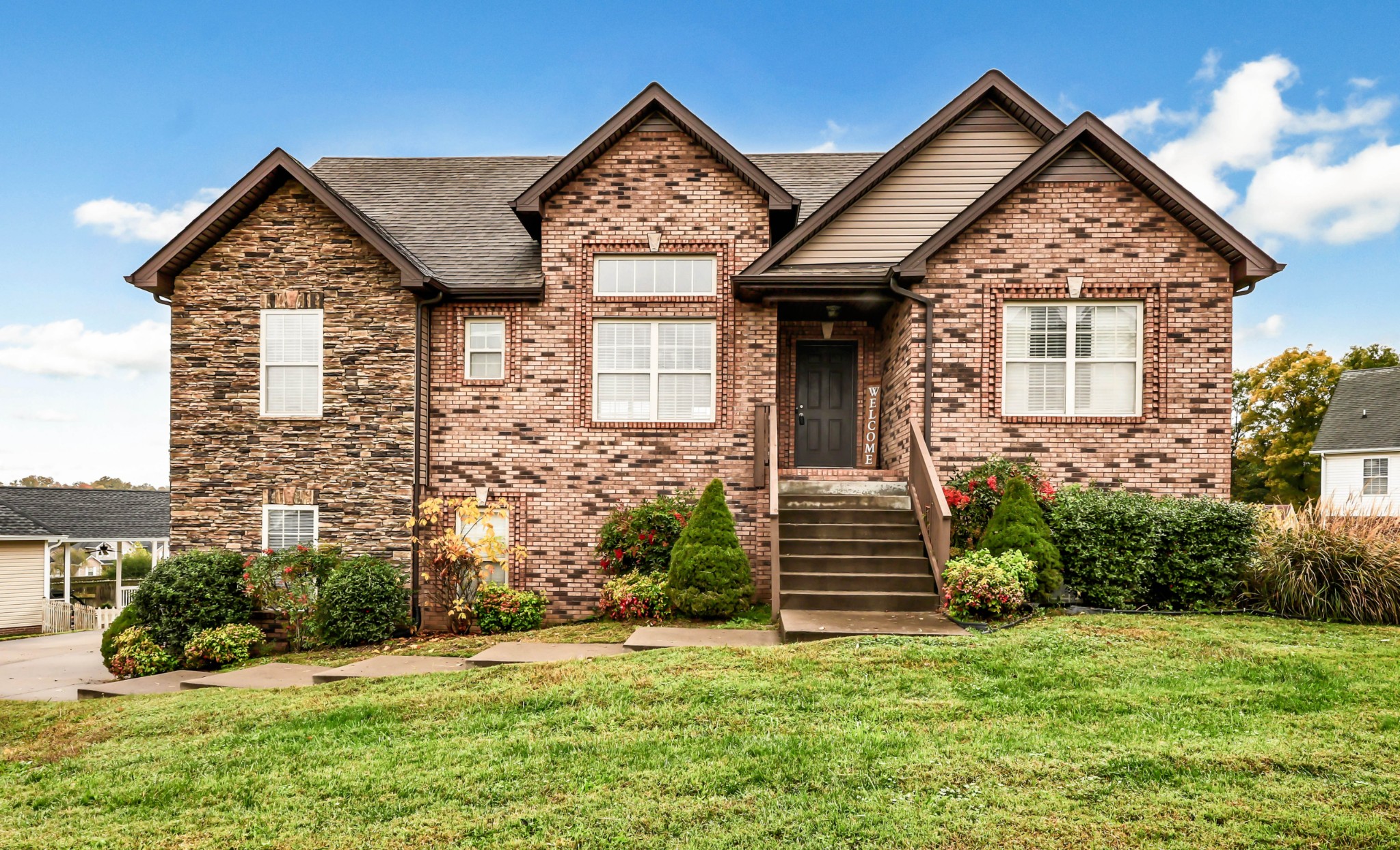 410 River Heights Dr