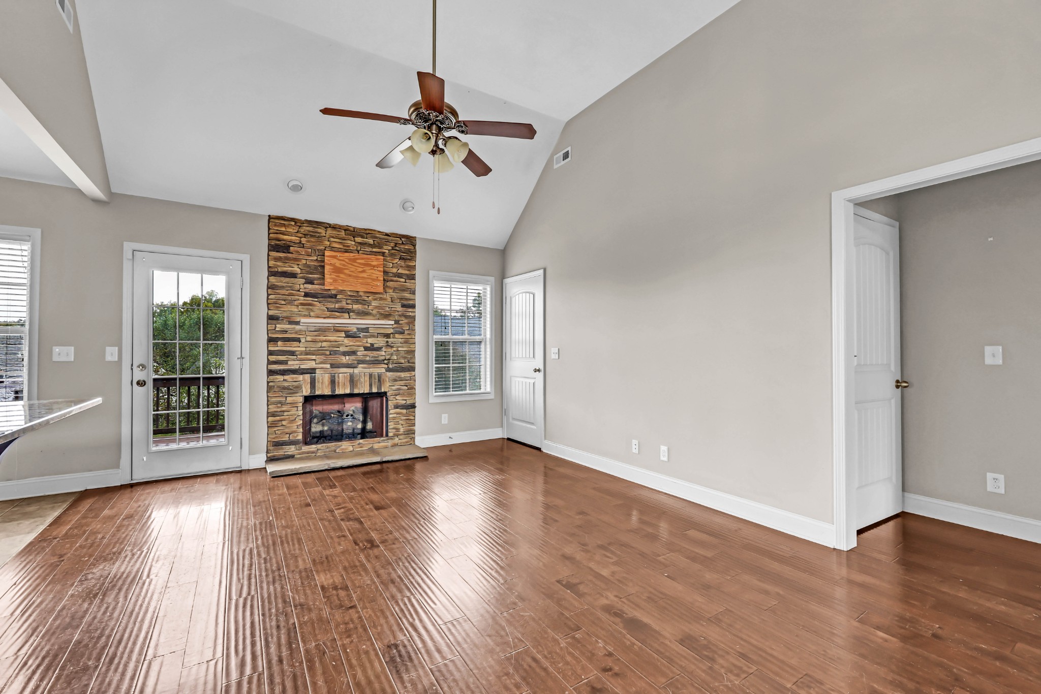 410 River Heights Dr