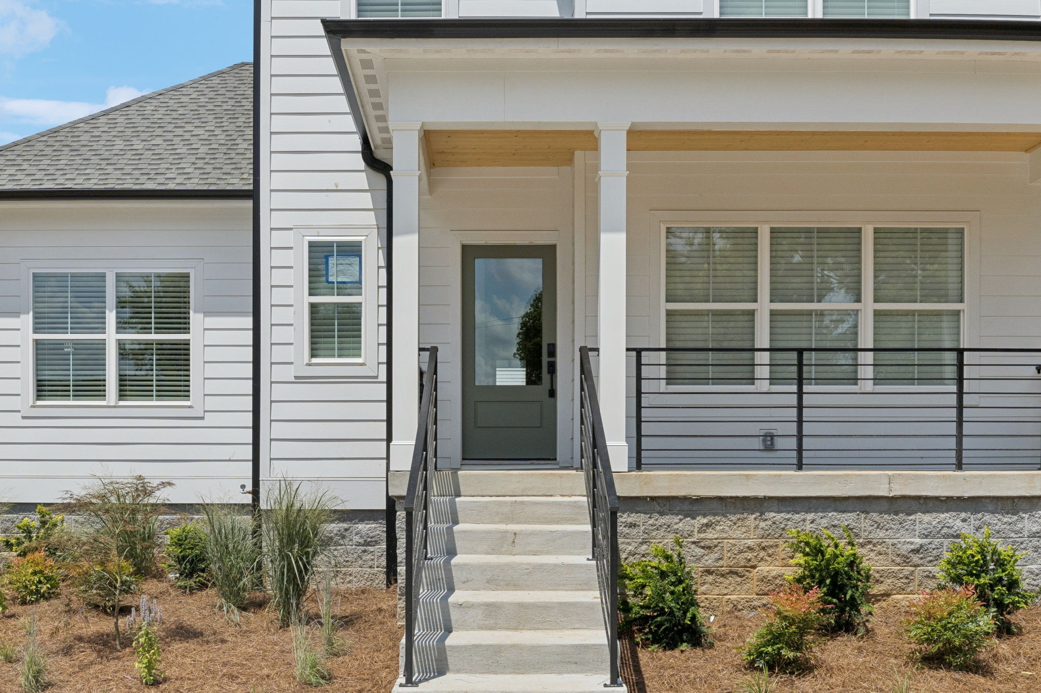 1825 River Dr
