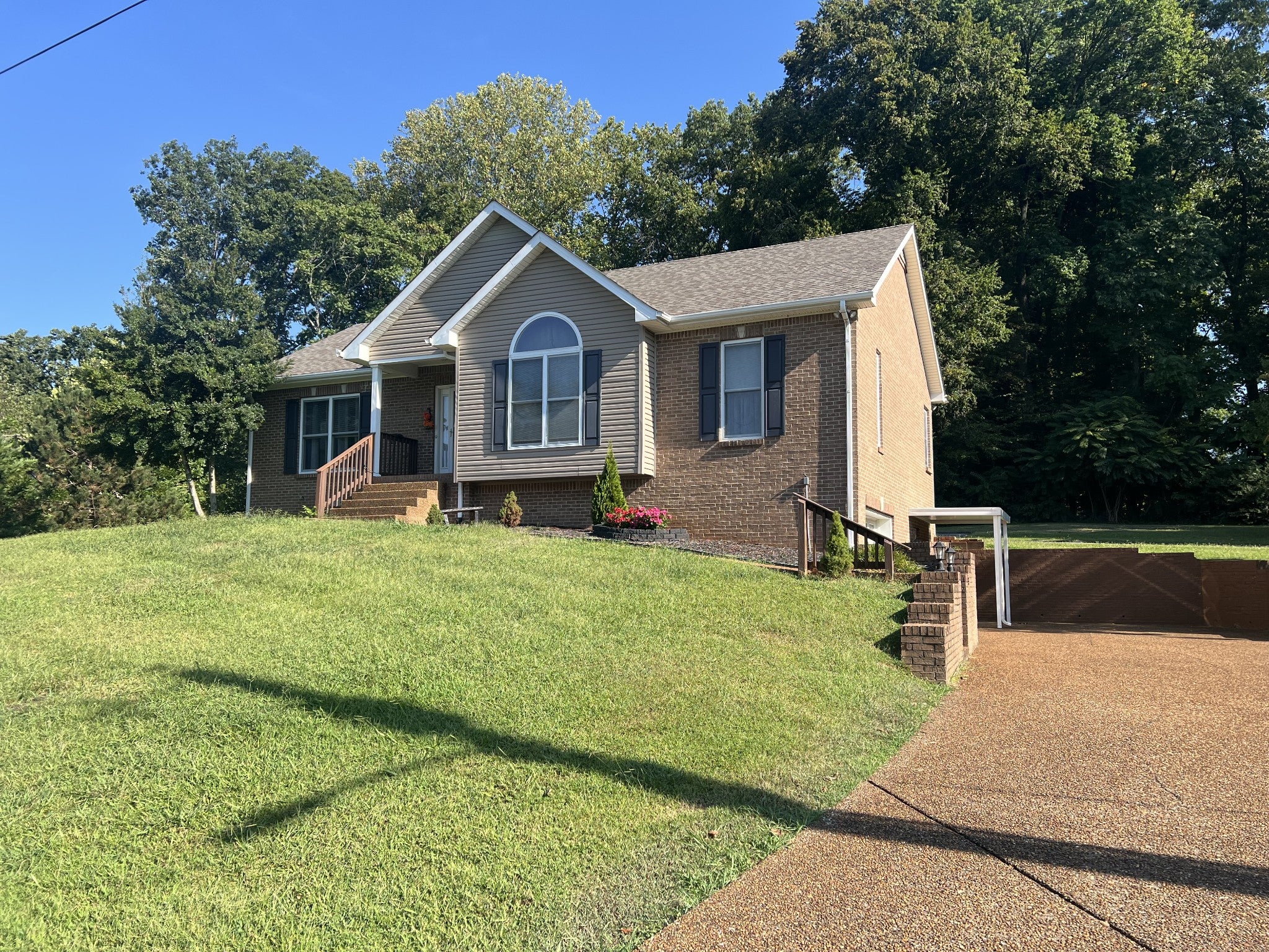 2312 Woodmont Dr