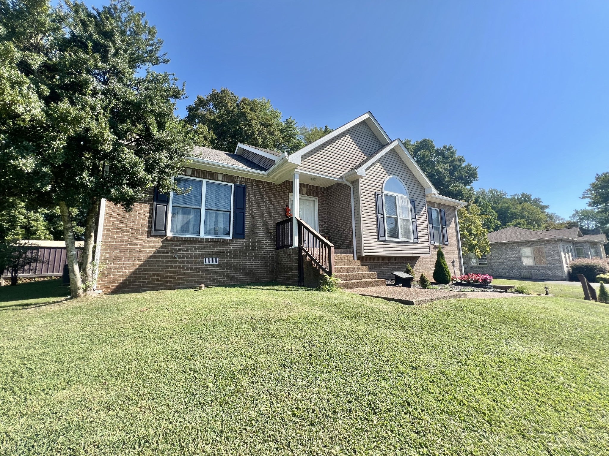 2312 Woodmont Dr
