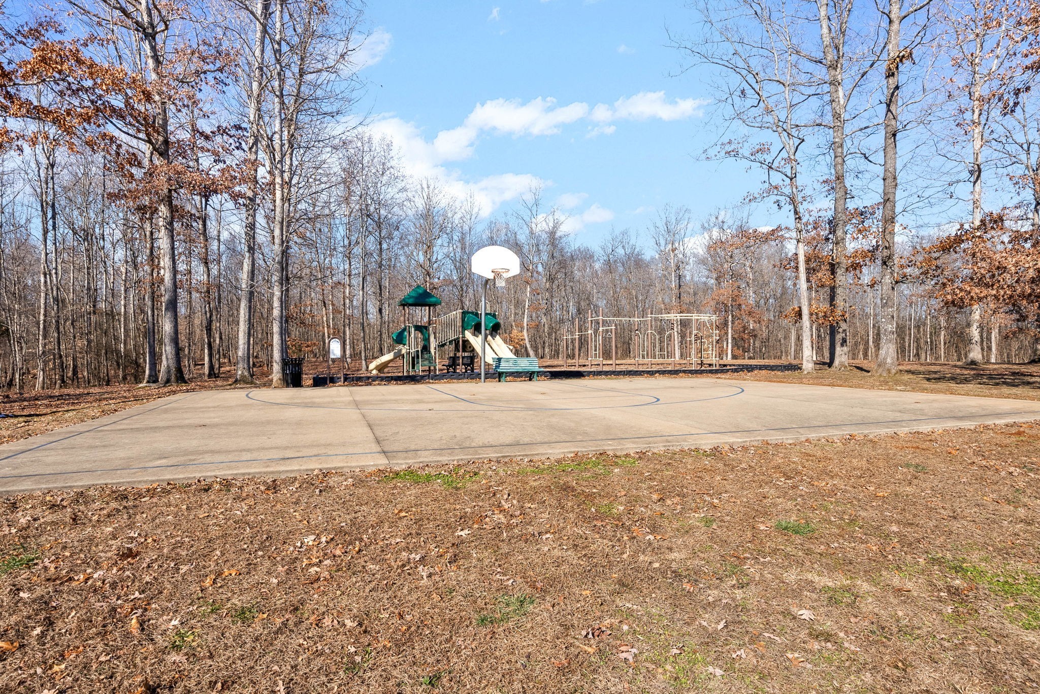 Clarksville, Tennessee 37042, United States, 4 Bedrooms Bedrooms, ,3 BathroomsBathrooms,Residential,Active,110670