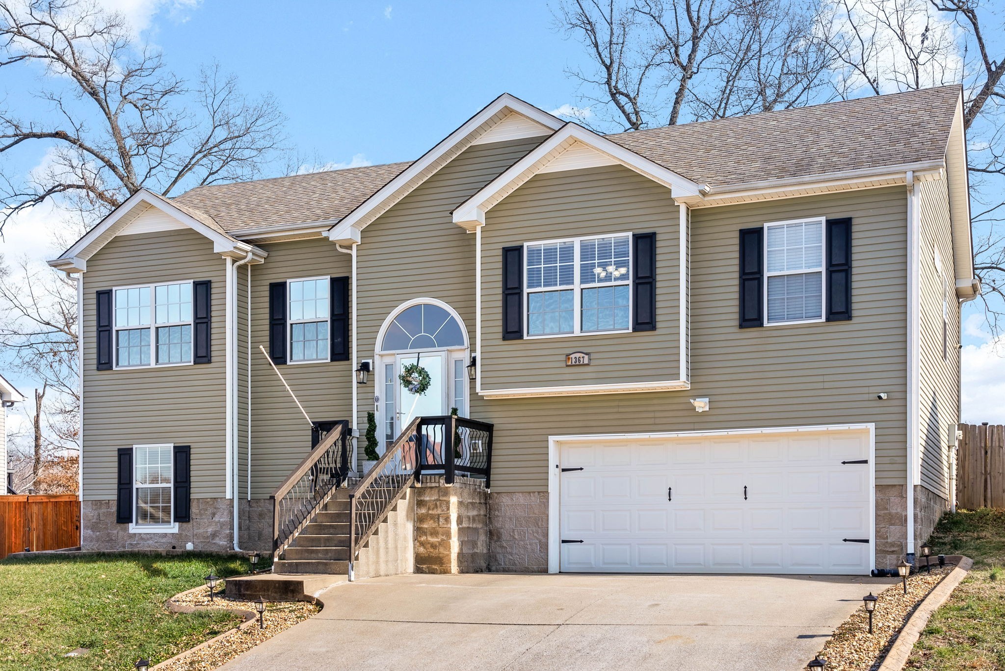 Clarksville, Tennessee 37042, United States, 4 Bedrooms Bedrooms, ,3 BathroomsBathrooms,Residential,Active,110670