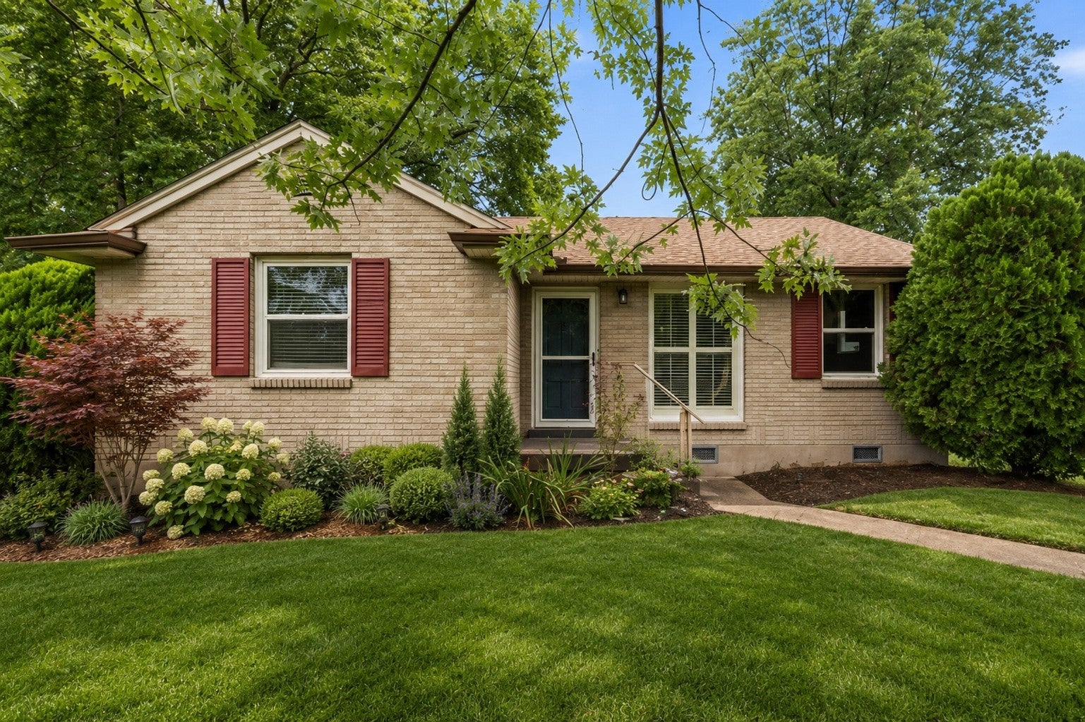 3-bed listing at 207 Theodore Rd, Nashville