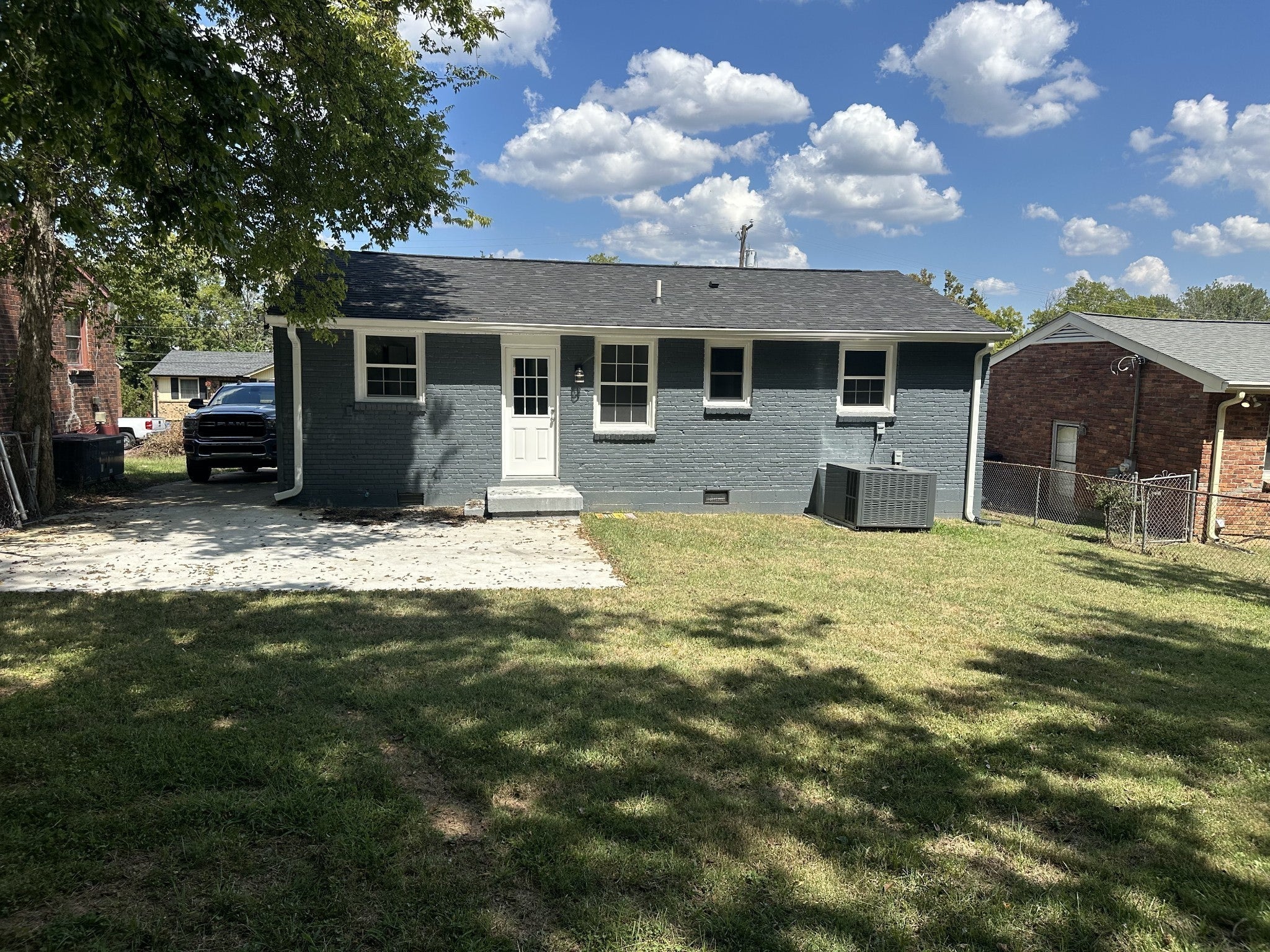 3337 Olsen Ln