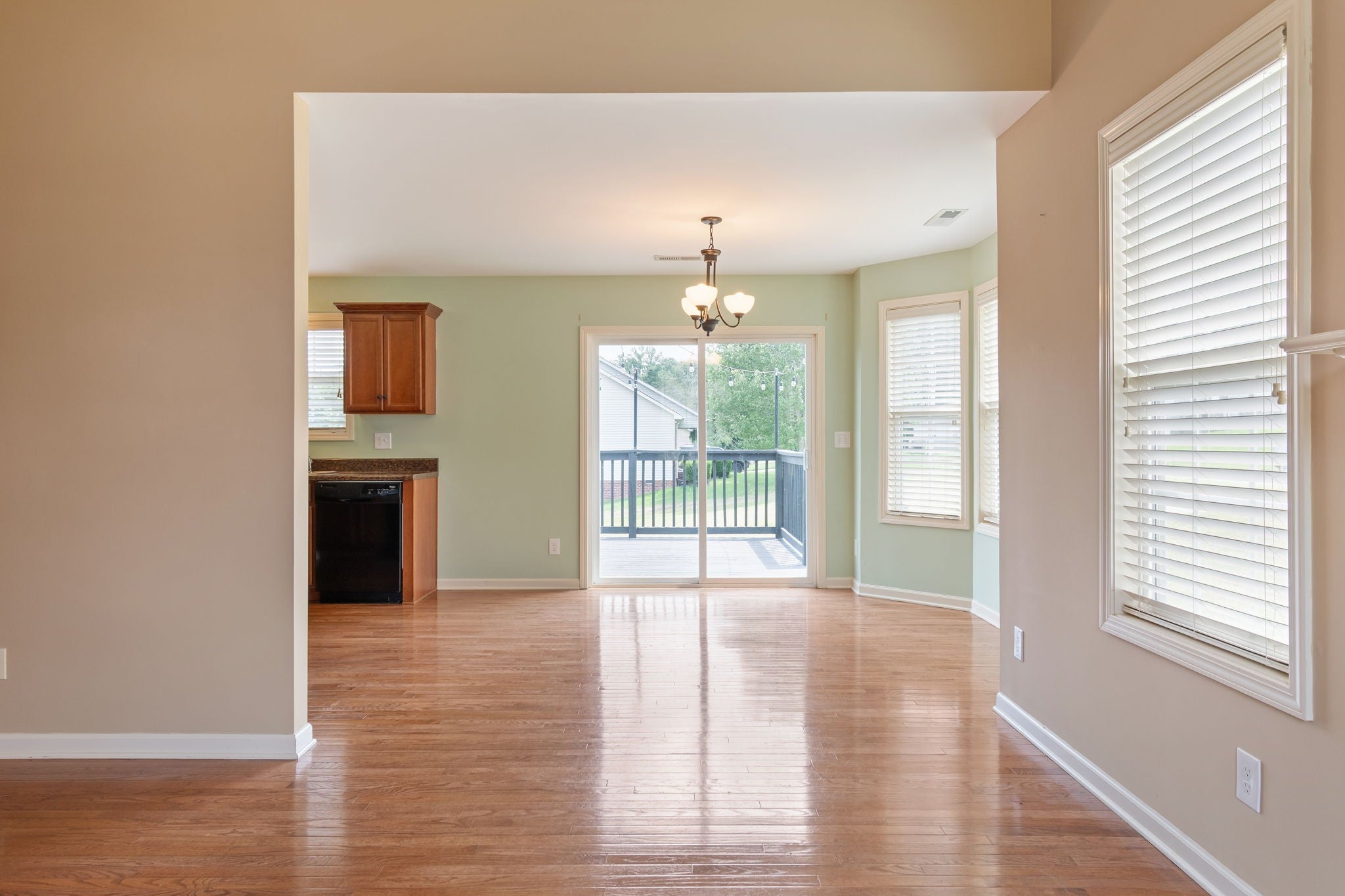 7307 Sheena Ln