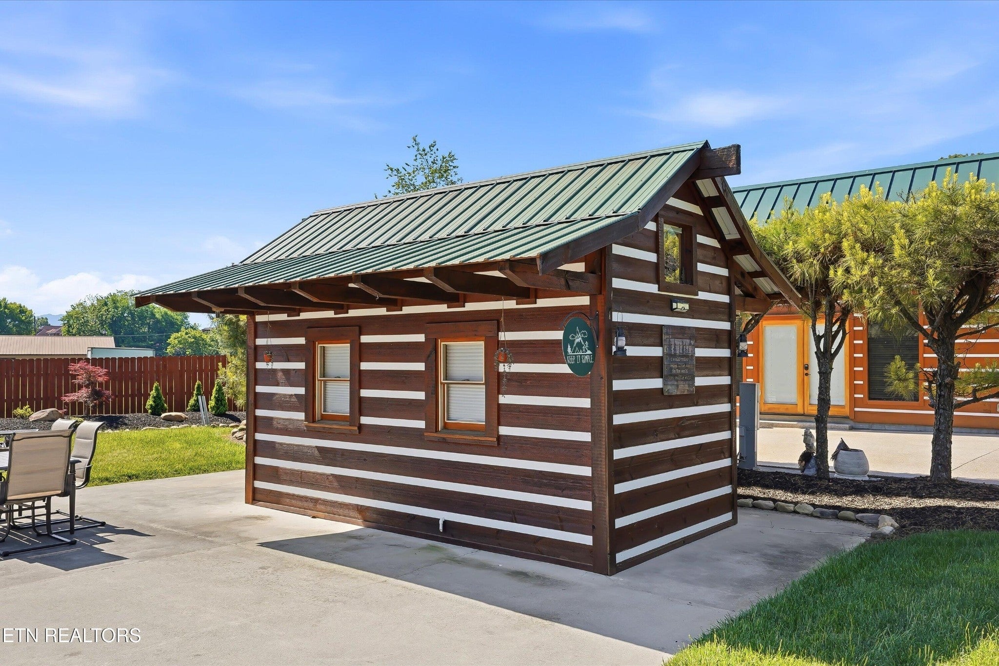 1908 Lizi Loop Way