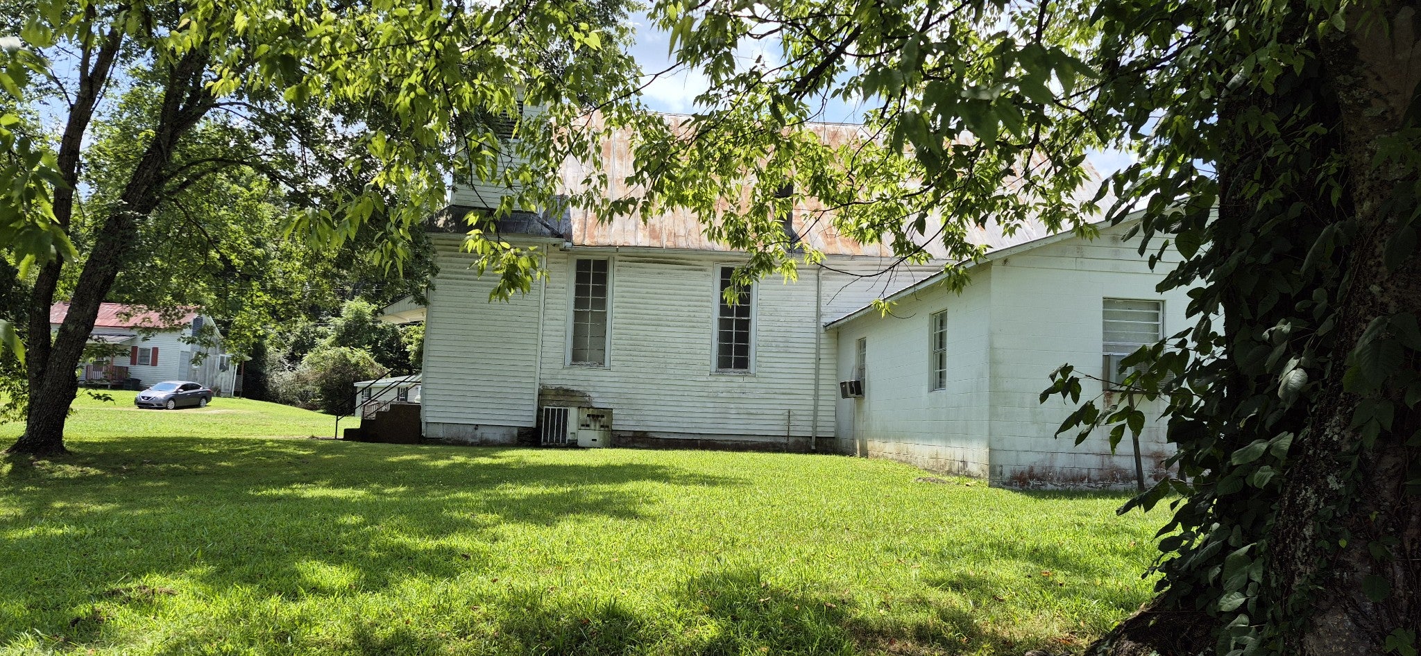 186 Columbia Ave