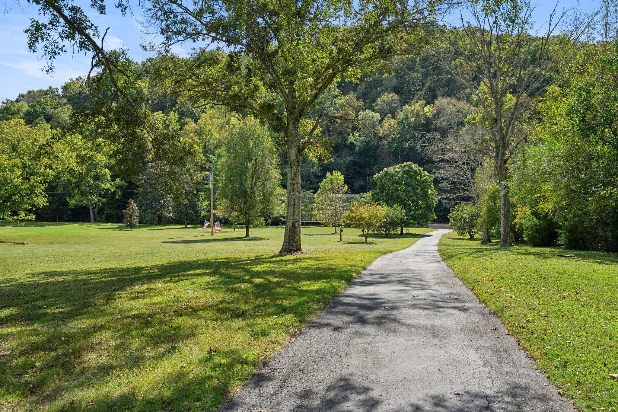 4073 New Highway 96 W