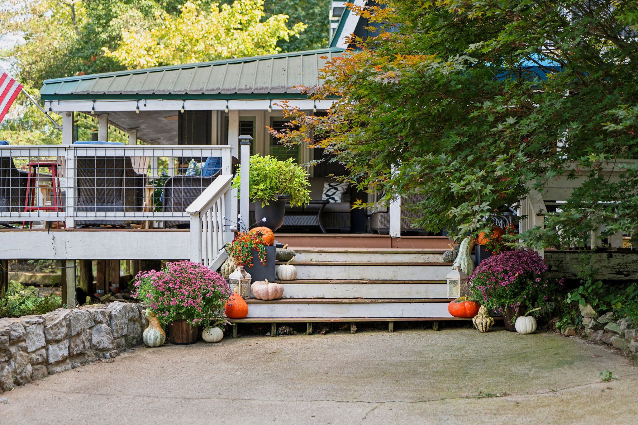 4073 New Highway 96 W