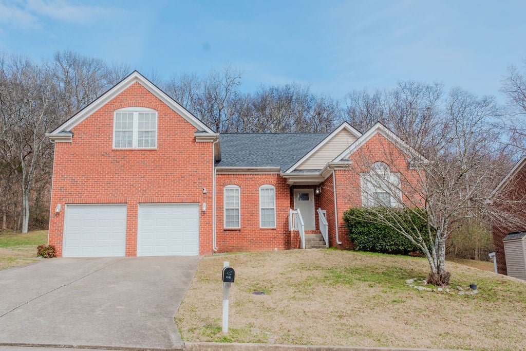 4-bed listing at 4948 Indian Summer Dr, Nashville
