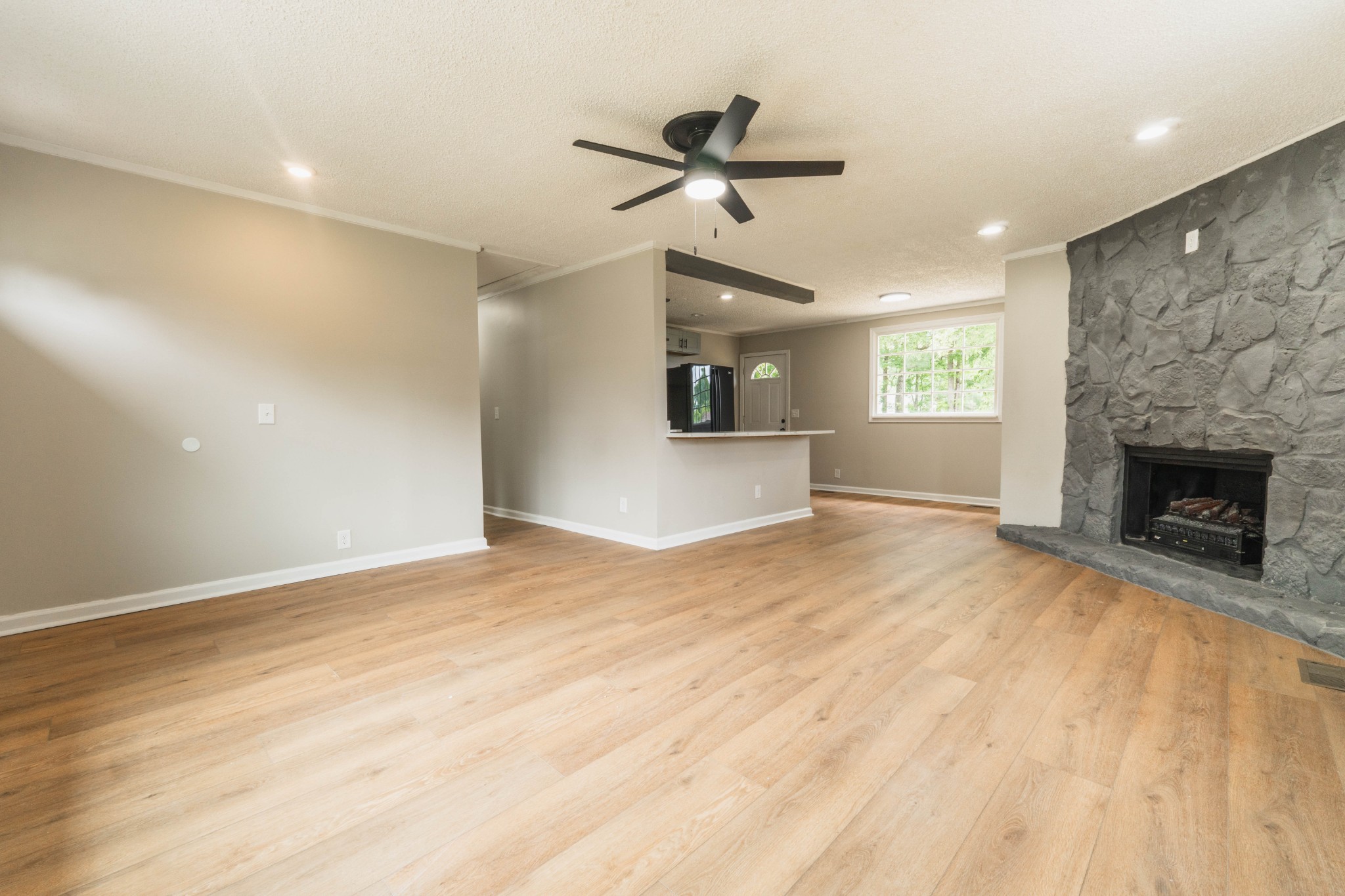 464 Bragg Ave - Photo 4
