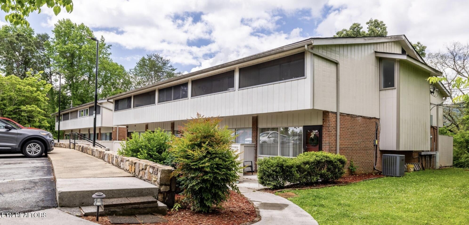 2806 Suncrest Rd 6