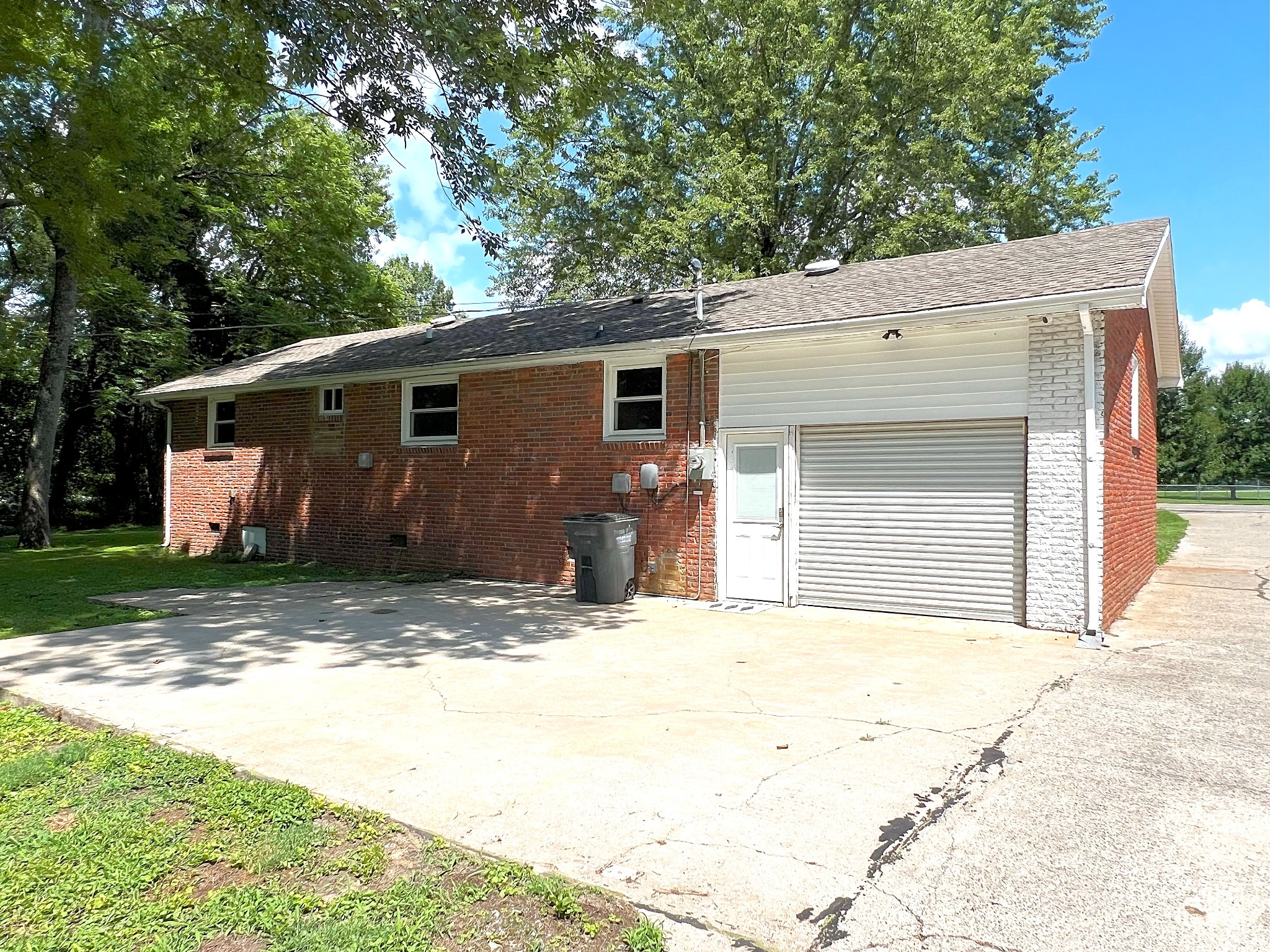 25 Charlemagne Blvd