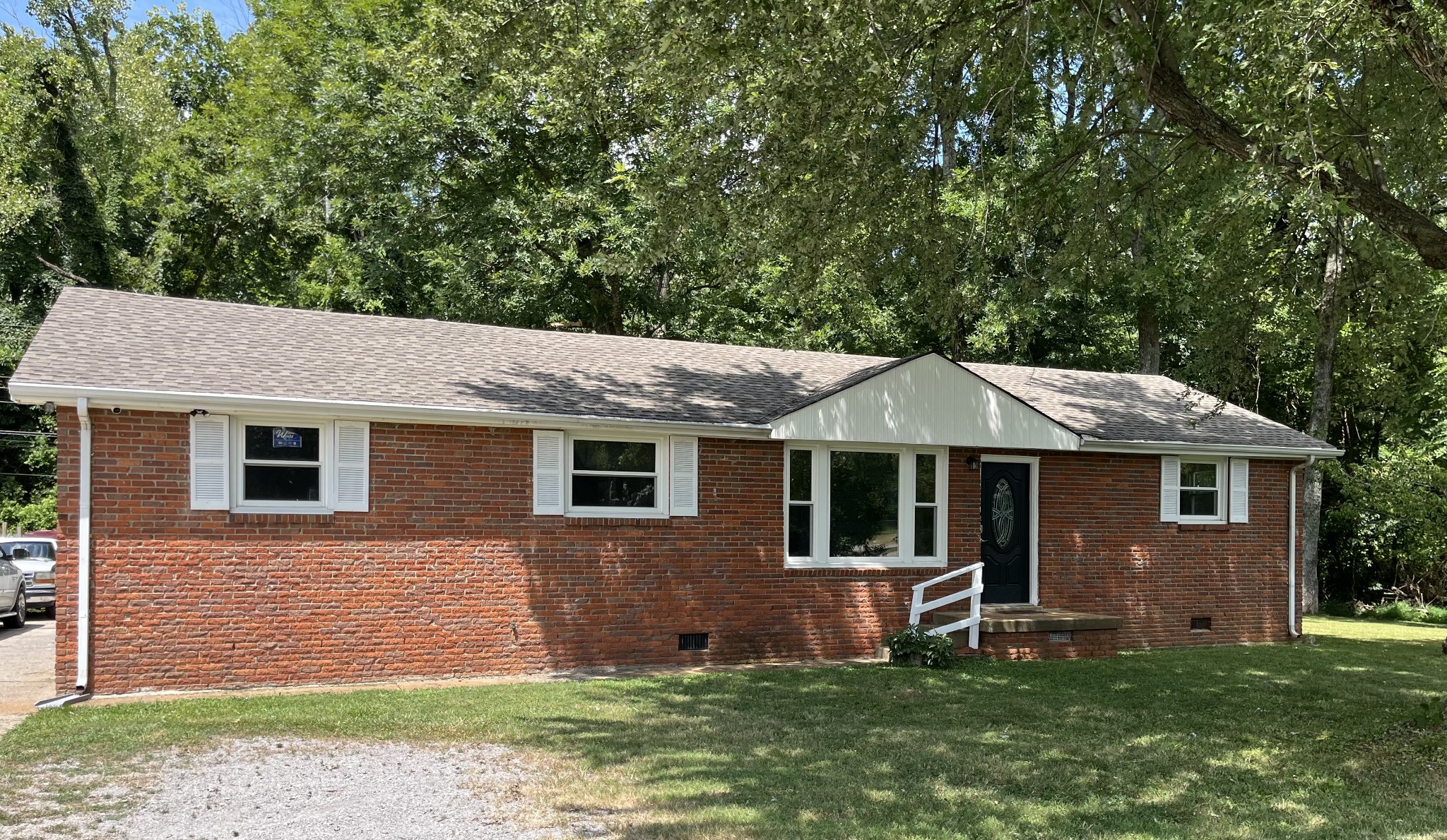 25 Charlemagne Blvd