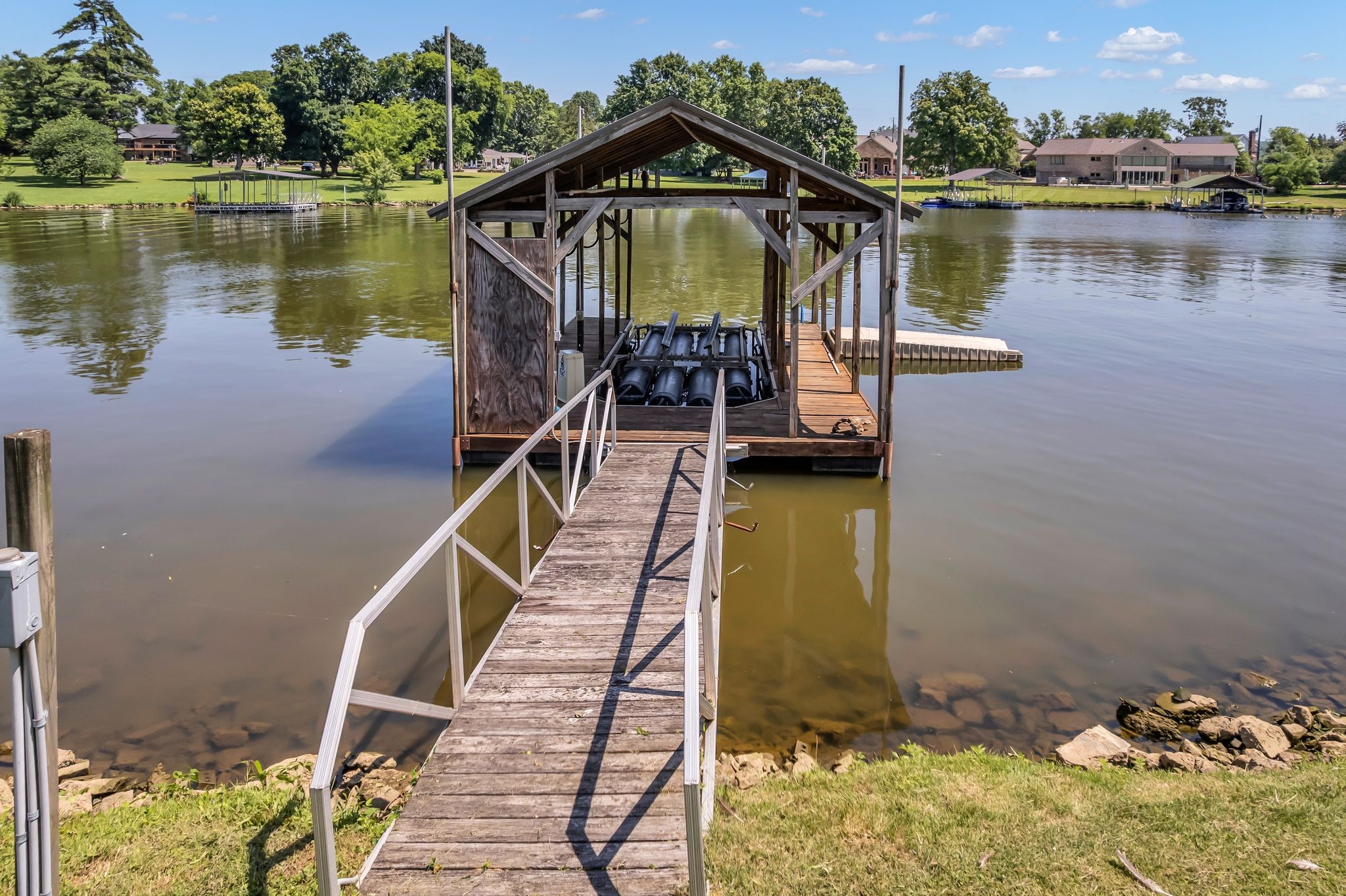 101 Cedarwood Dr