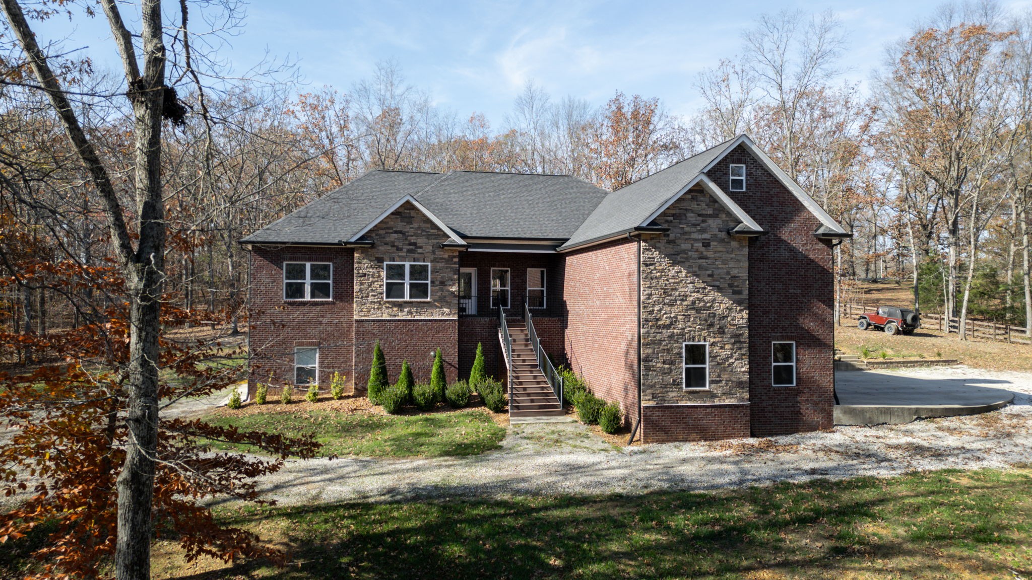 121 Regency Ln