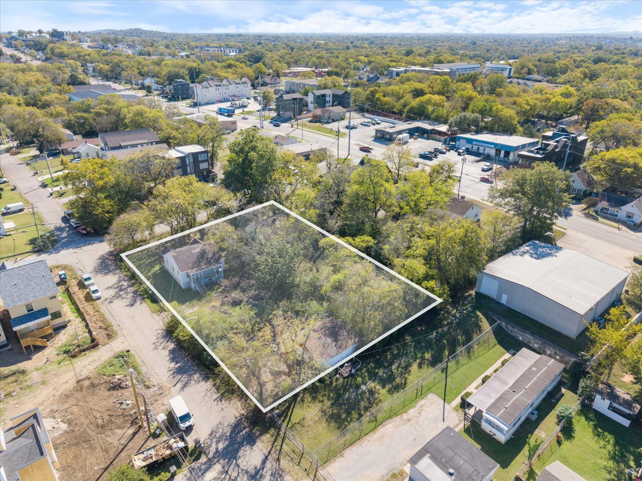 listing at 2006 Sultana Ave, Nashville
