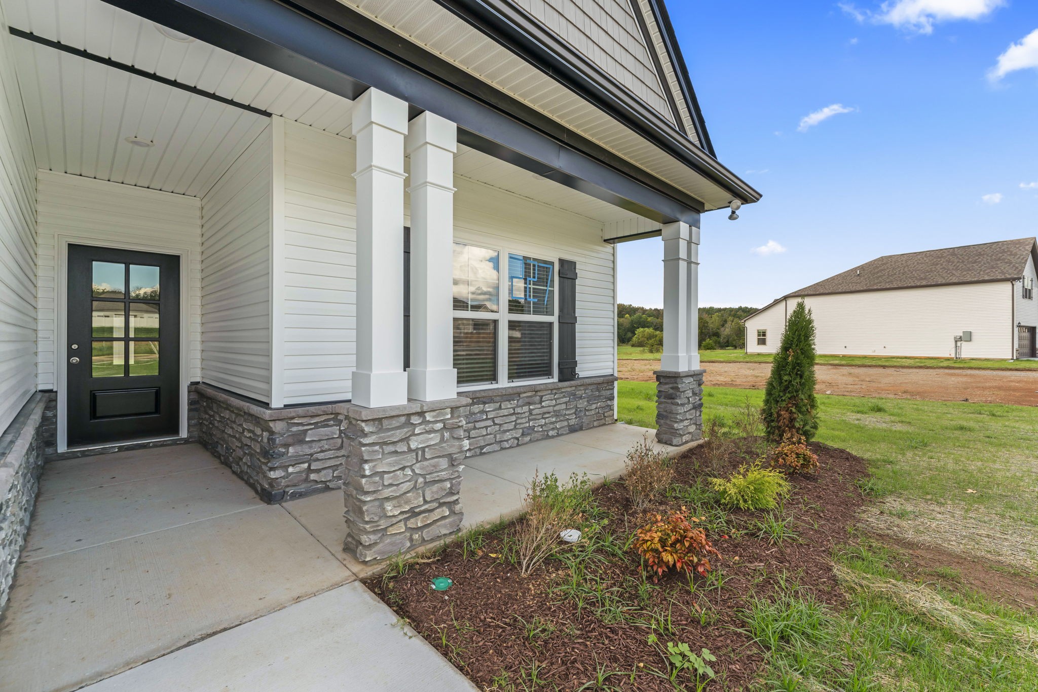 1122 Bluecreek Circle