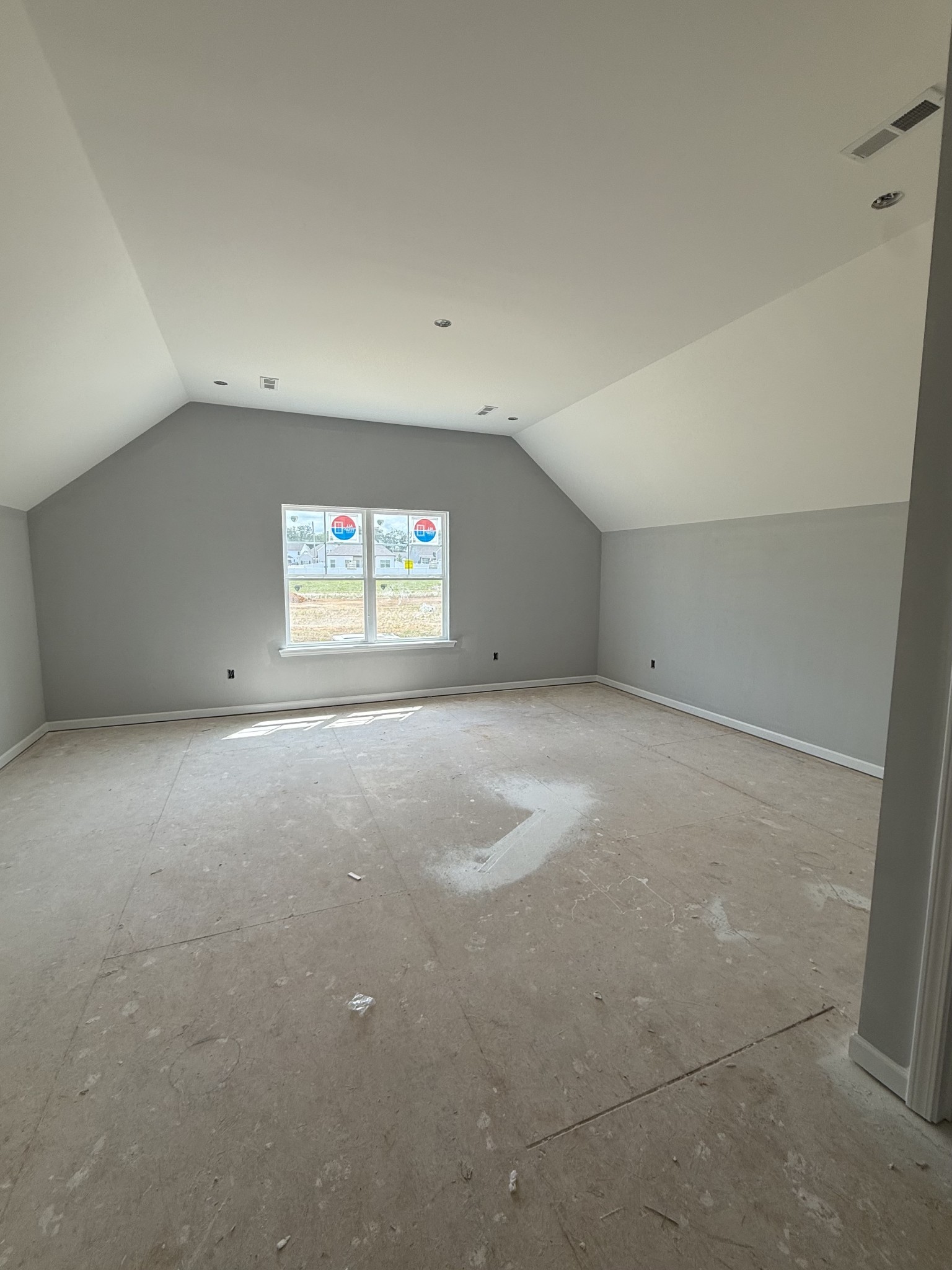 1122 Bluecreek Circle
