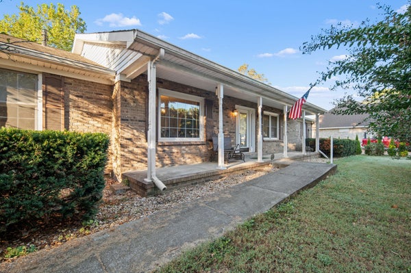511 CROCUS CT, MURFREESBORO, TN 37128 - Image eef85f3765a7a4e812cb46cbe58ee0f5/3194553379