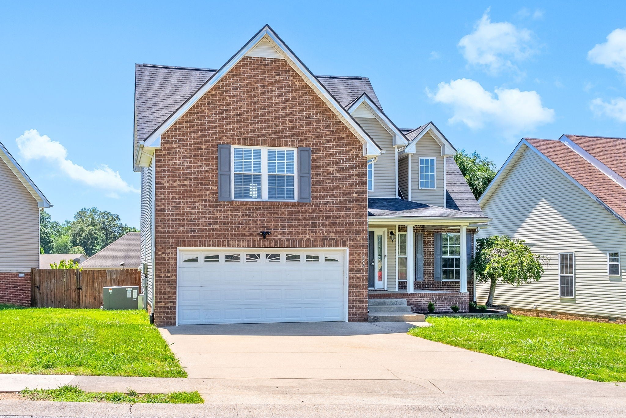 680 Foxfield Dr