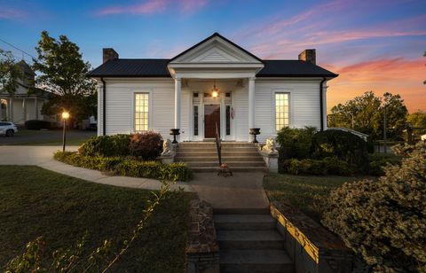 354 Main St Lynchburg TN 37352
