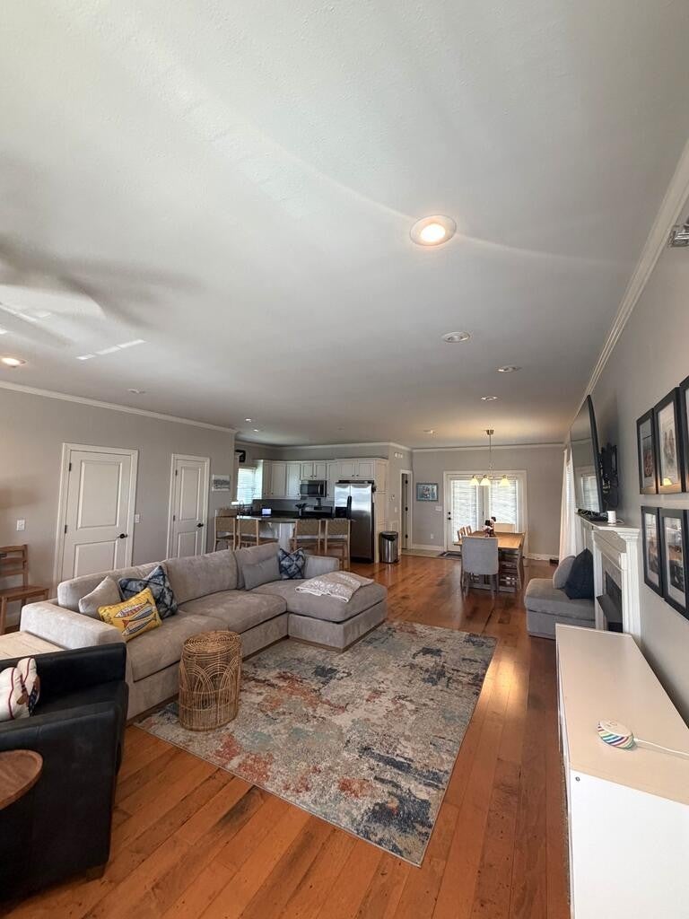 328 Breakers Bend Dr