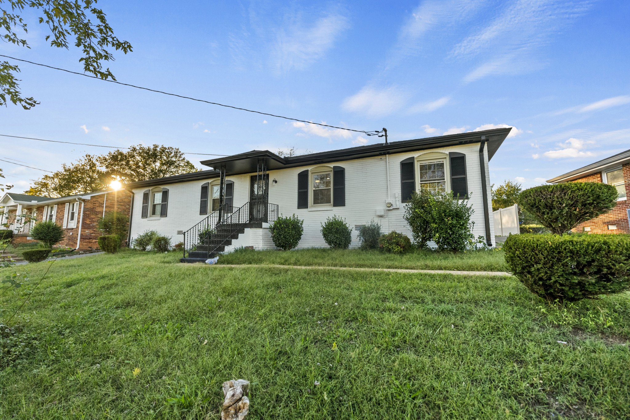 3853 Woodward Dr