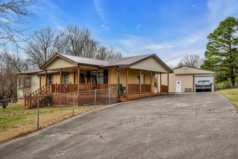 125 Lynn Ln Charlotte TN 37036