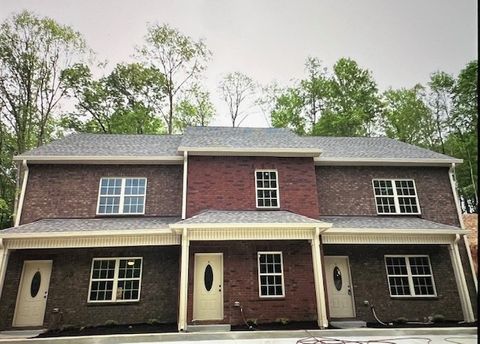 457 Oak St Clarksville TN 37042