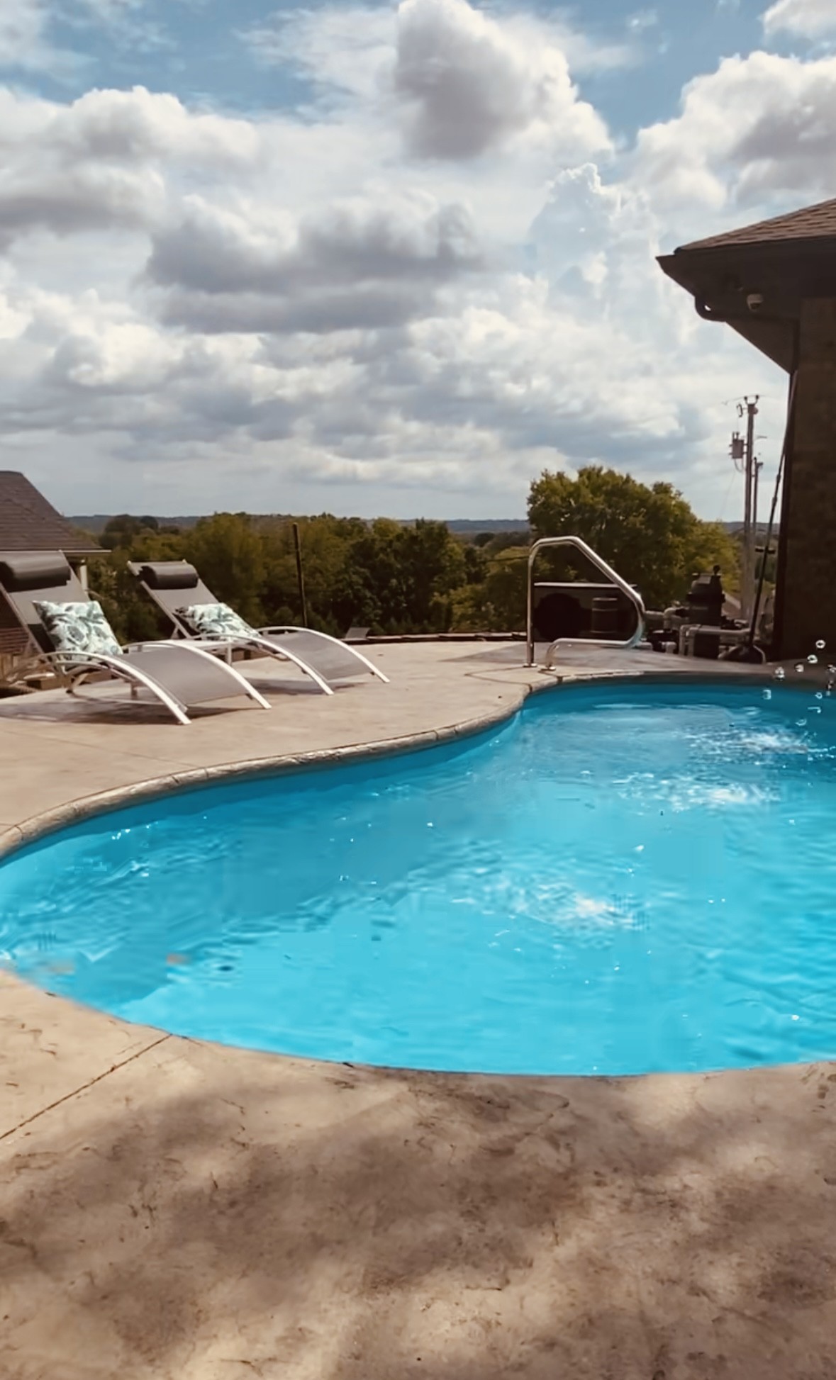 1715 Oak Trail Dr