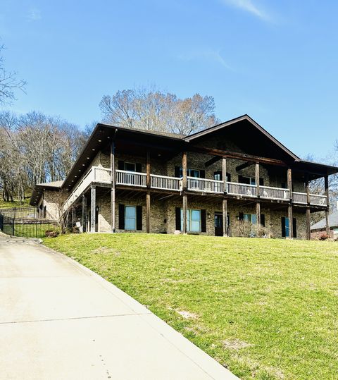 1715 Oak Trail Dr Columbia TN 38401