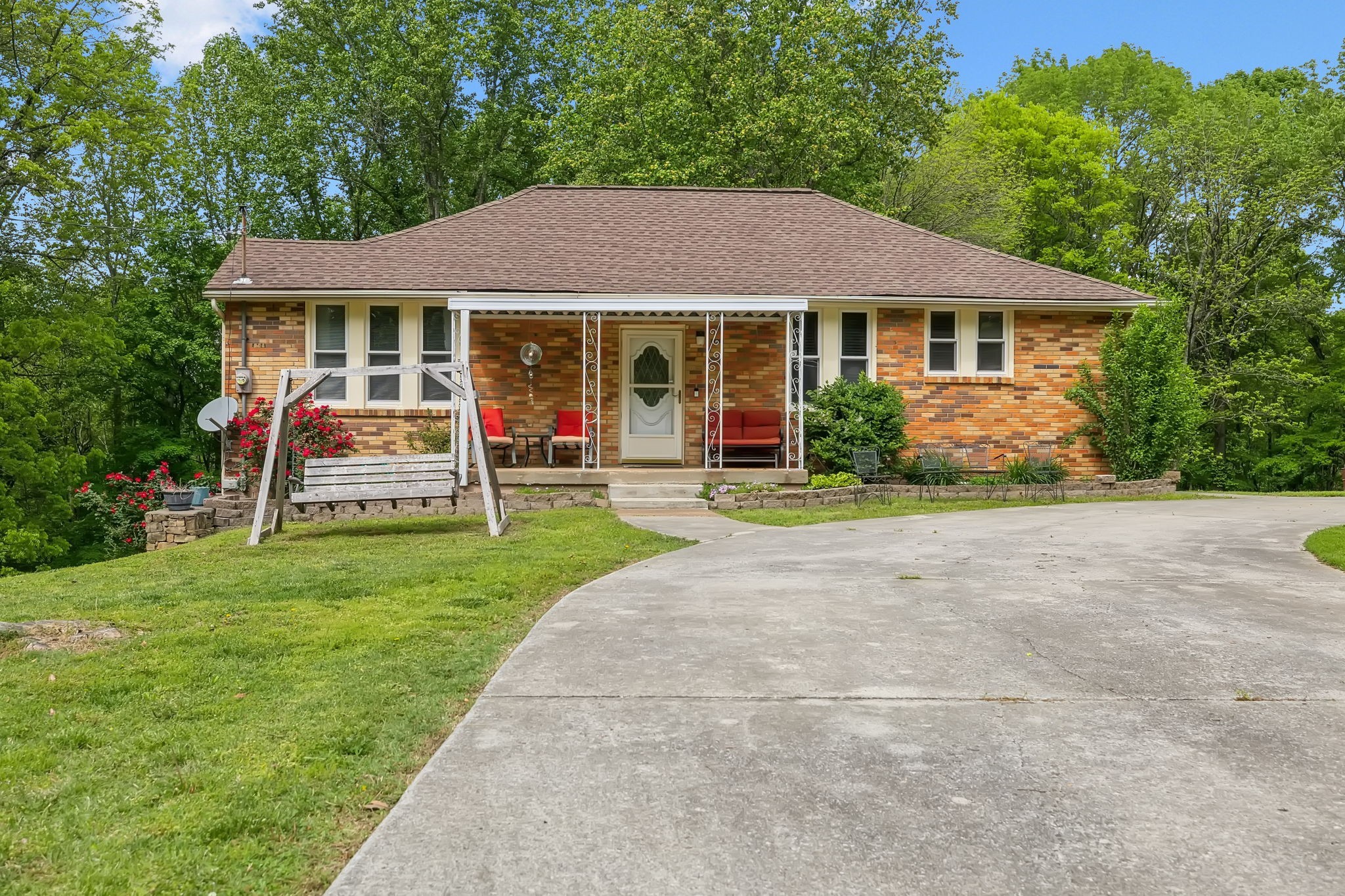 8901 Griffith Rd