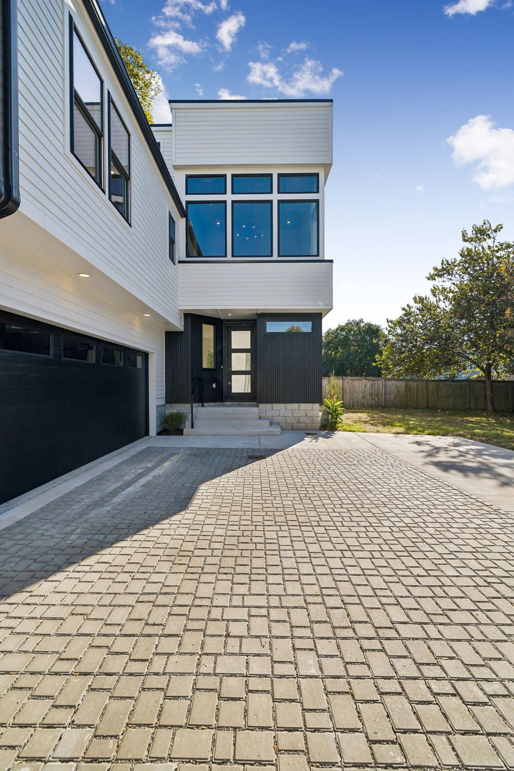 1810B Martin St