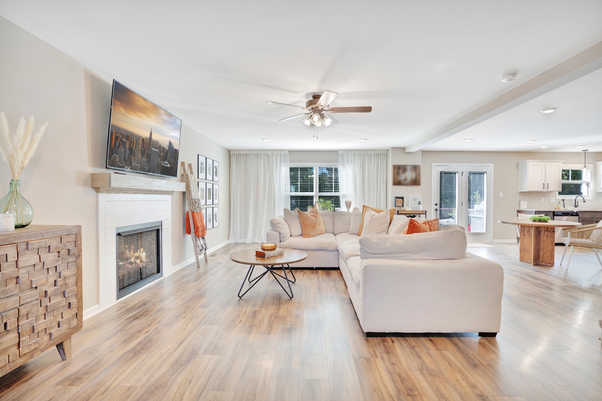 1154 Old Charlotte Trce