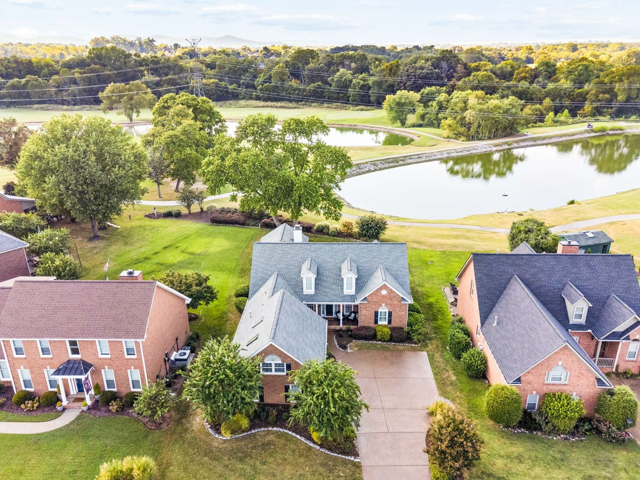 936 Riverview Dr