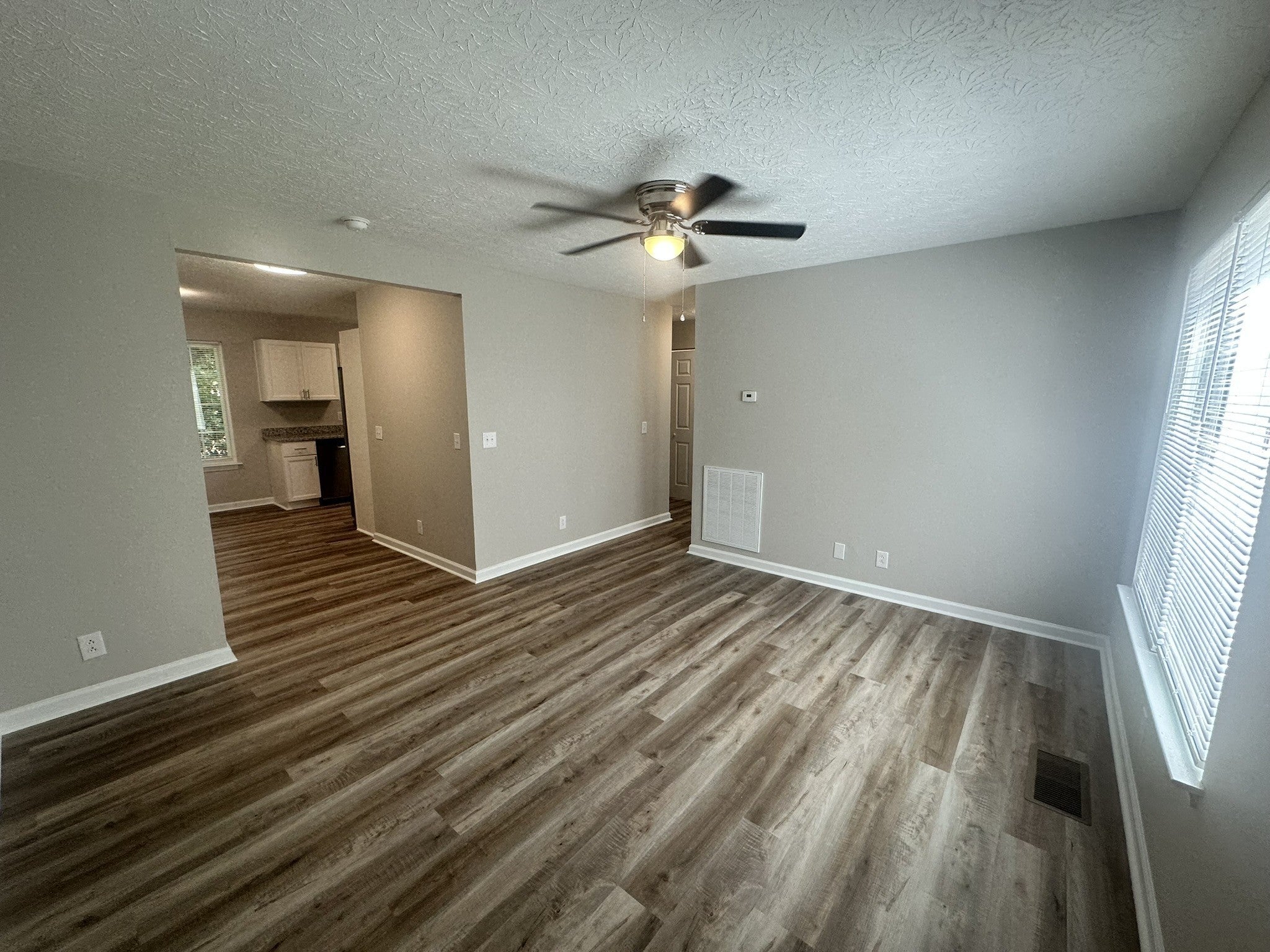 1506 Batts Blvd 5