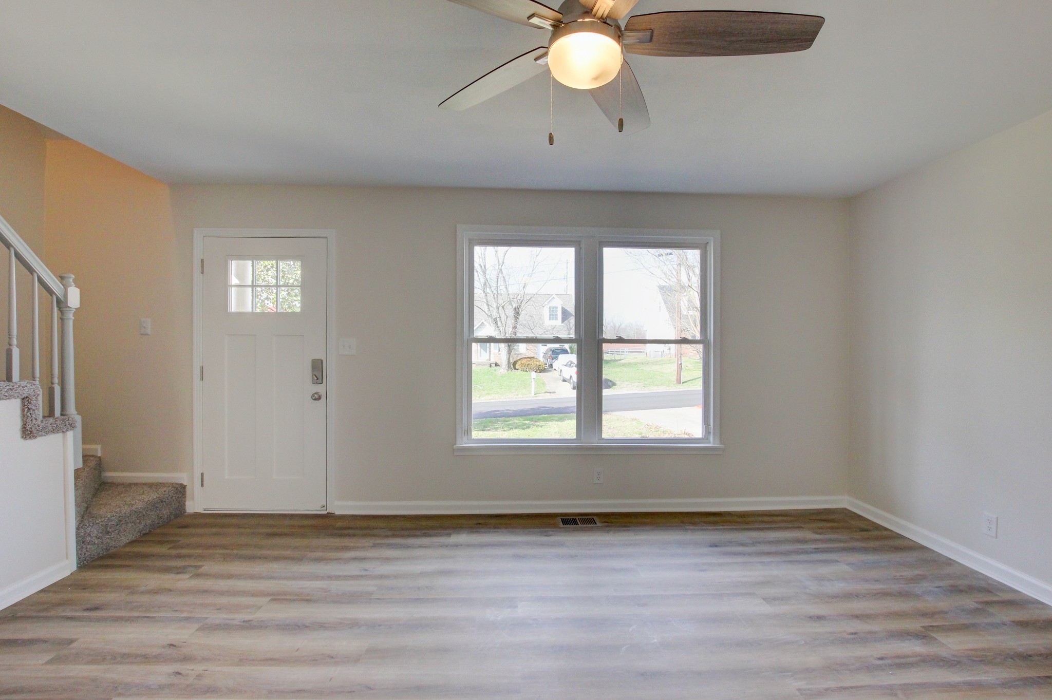 Photo 5 of 24 of 407 Helton Dr house