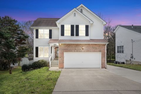 160 Waters Edge Ln Hendersonville TN 37075