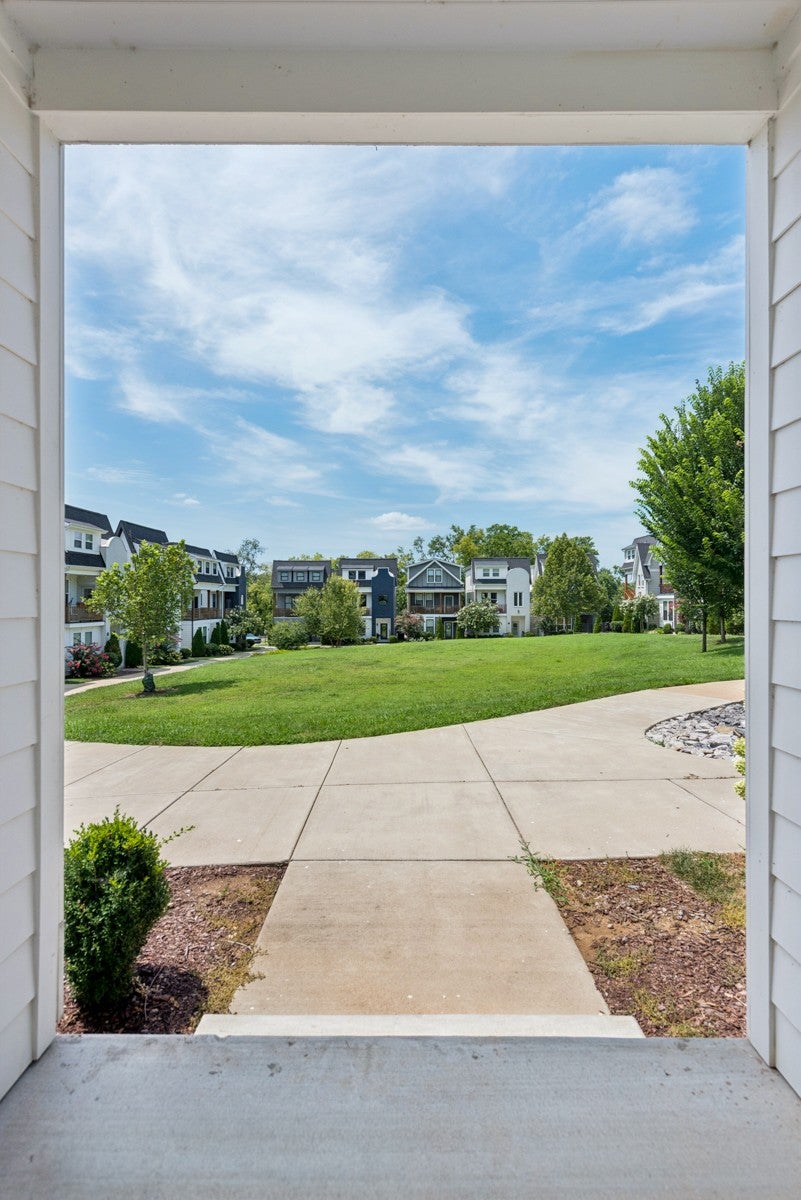 530 Edwin St 29