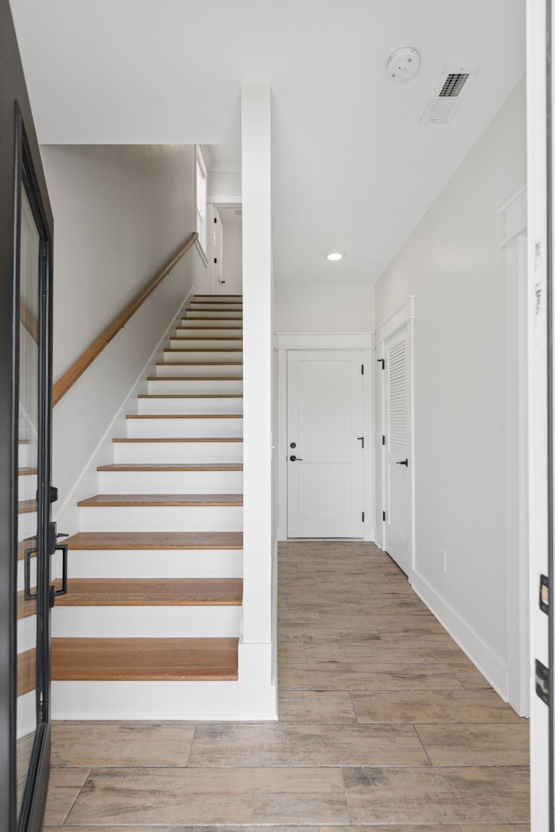 530 Edwin St 29